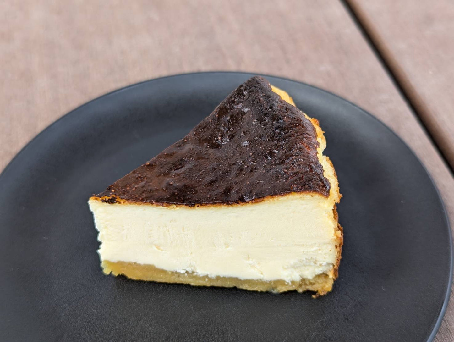 とろ~りバスクチーズケーキ(ホール)